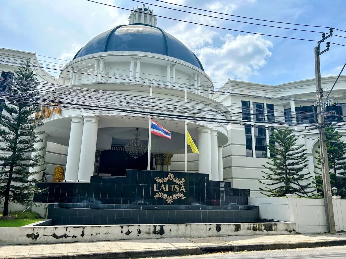 Lalisa Luxury Massage / Soapy Massage Parlor Bangkok อาบอบนวด รัชดาฯ กรุงเทพฯ | 大浴室 | マッサージ | 마사지 | photo 2