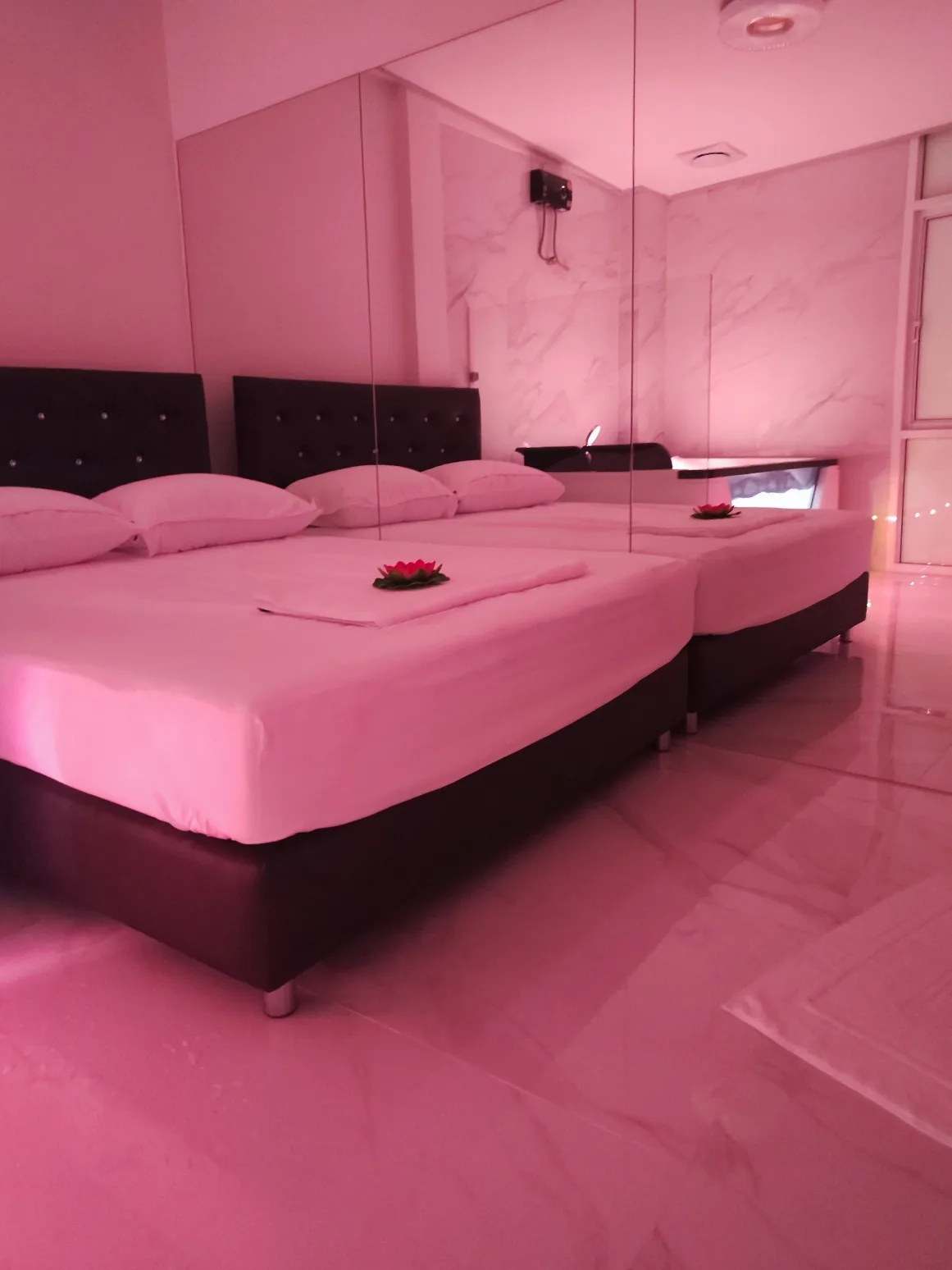 Bangkok Nuru Massage | Erotic Body to Body Spa in Sukhumvit | Lucy Nuru Massage