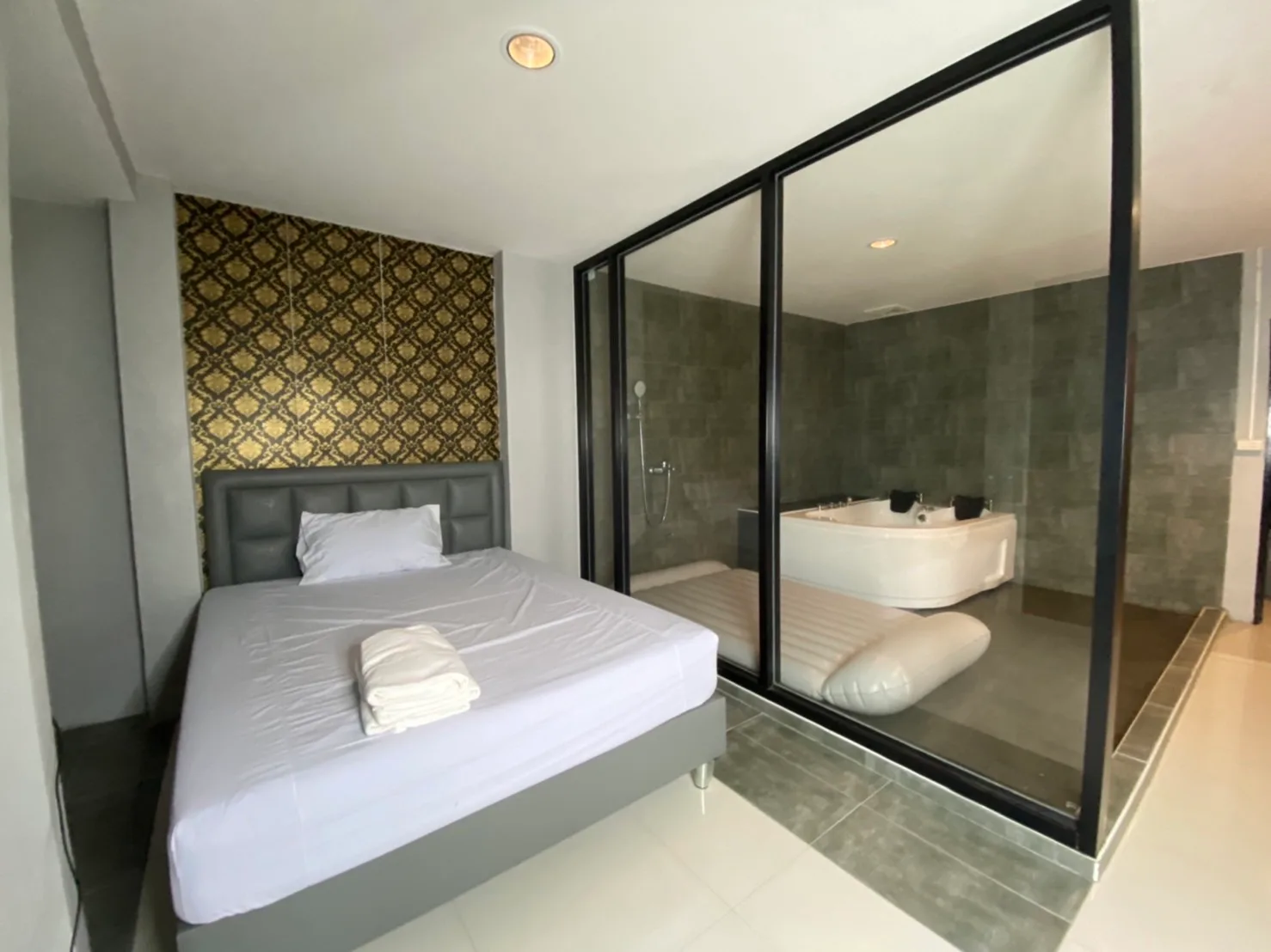 Ola Ola Massage - Japanese Style Erotic Massage in Bangkok