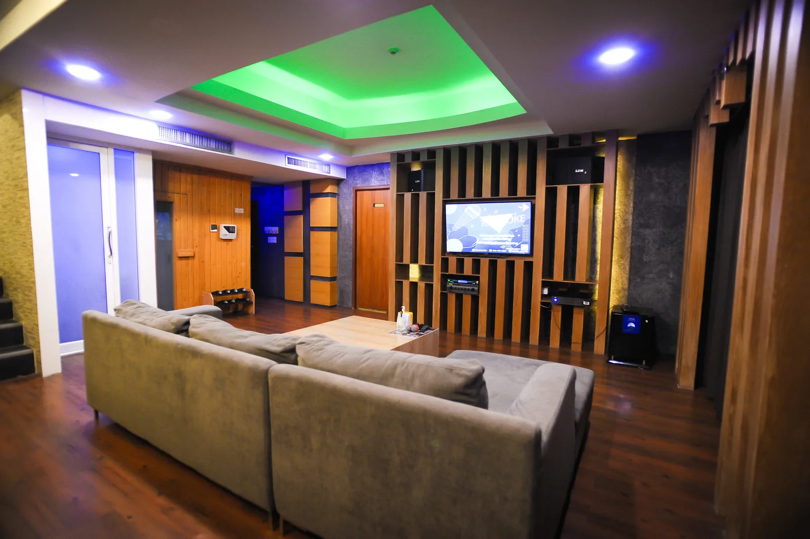 Home - The Bank by Noar