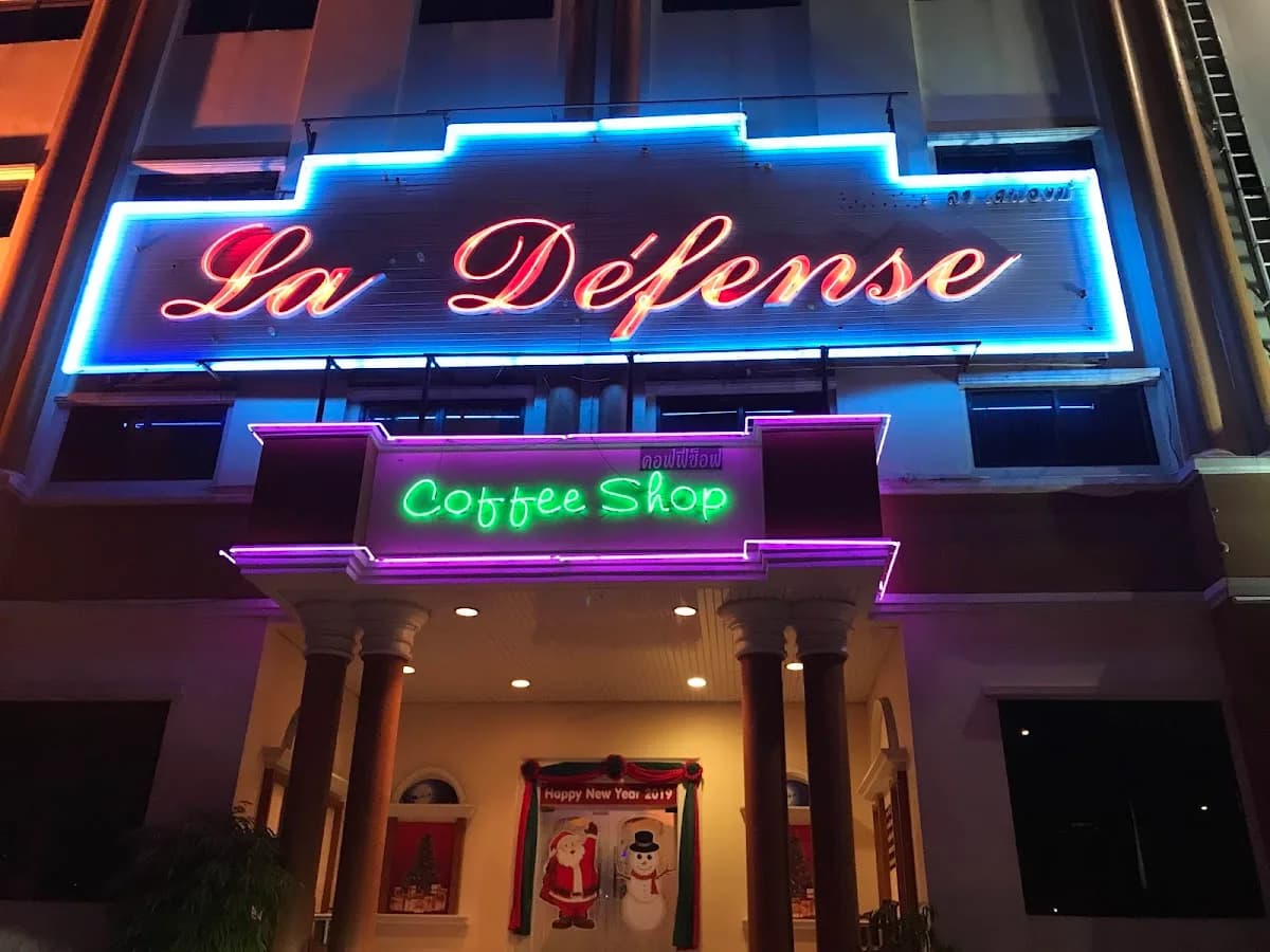 La Defense cover