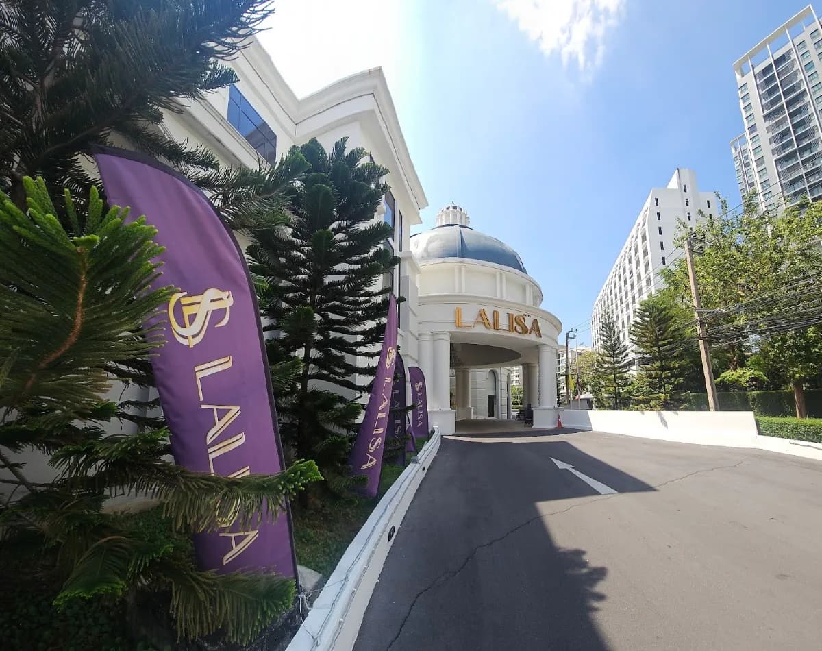 Lalisa Luxury Massage / Soapy Massage Parlor Bangkok อาบอบนวด รัชดาฯ กรุงเทพฯ | 大浴室 | マッサージ | 마사지 | cover